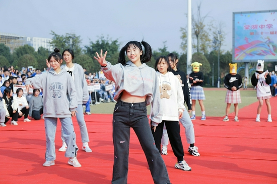 引进年轻球